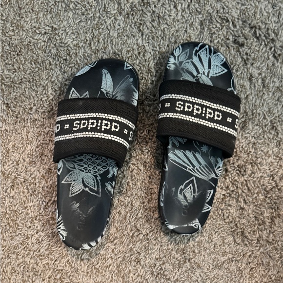 Adidas slides - Picture 1 of 3